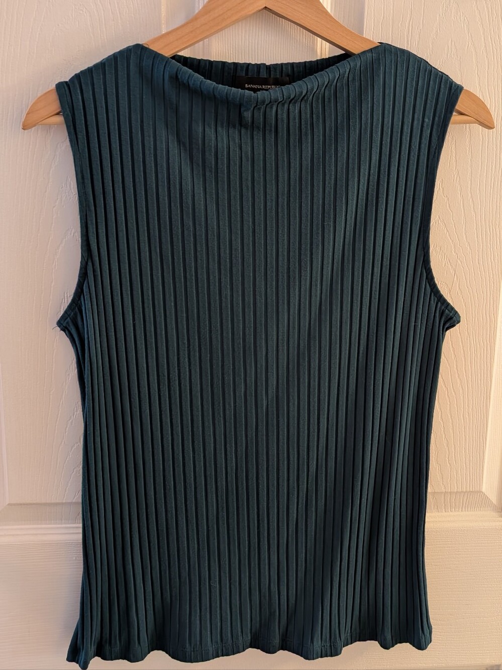 Banana Republic Sleeveless Pleated Tank - Forest Green